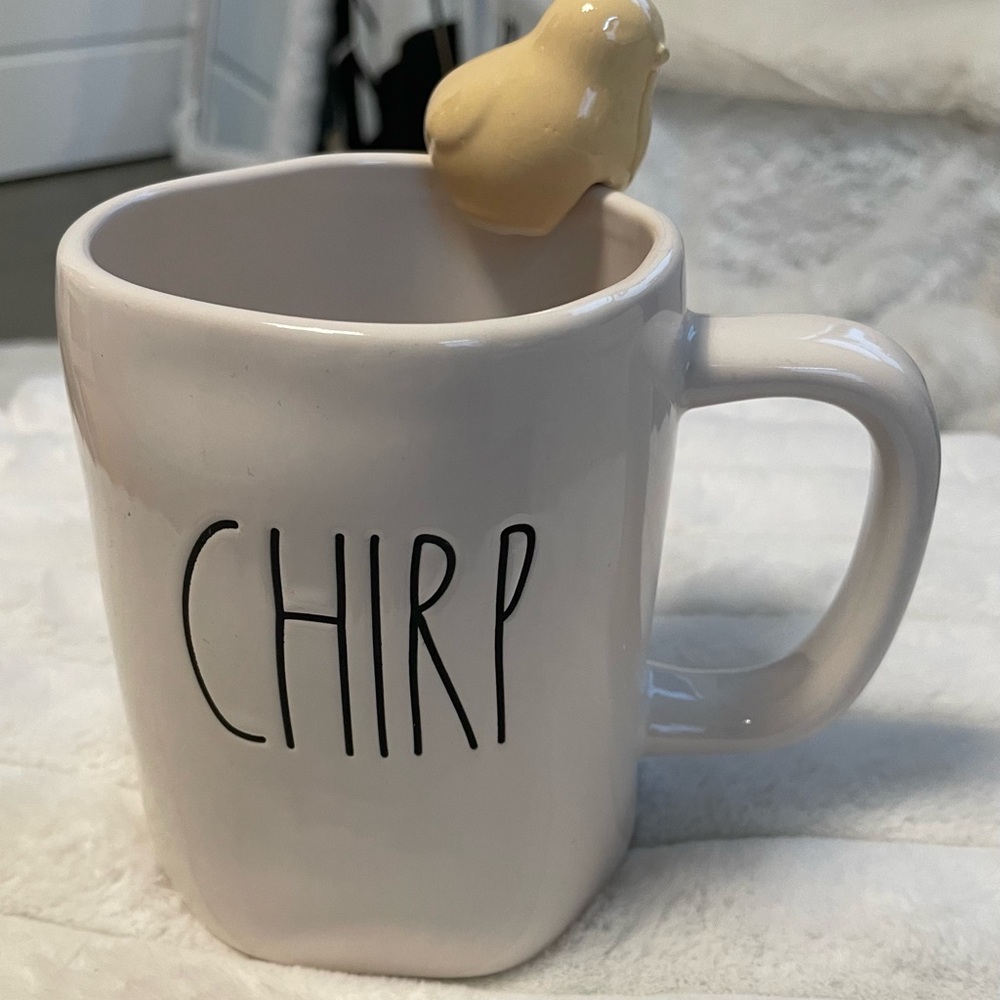 NWOT Rae Dunn CHIRP Baby Chick Farmhouse
Collection Mug With Charm